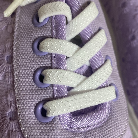 Studio 1886 Canvas Sneakers Lavender + Flower Design Slip Ons BRAND NEW size 8 - Picture 4 of 16